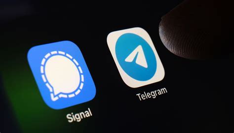 Signal vs. Telegram: Which encrypted messaging app .